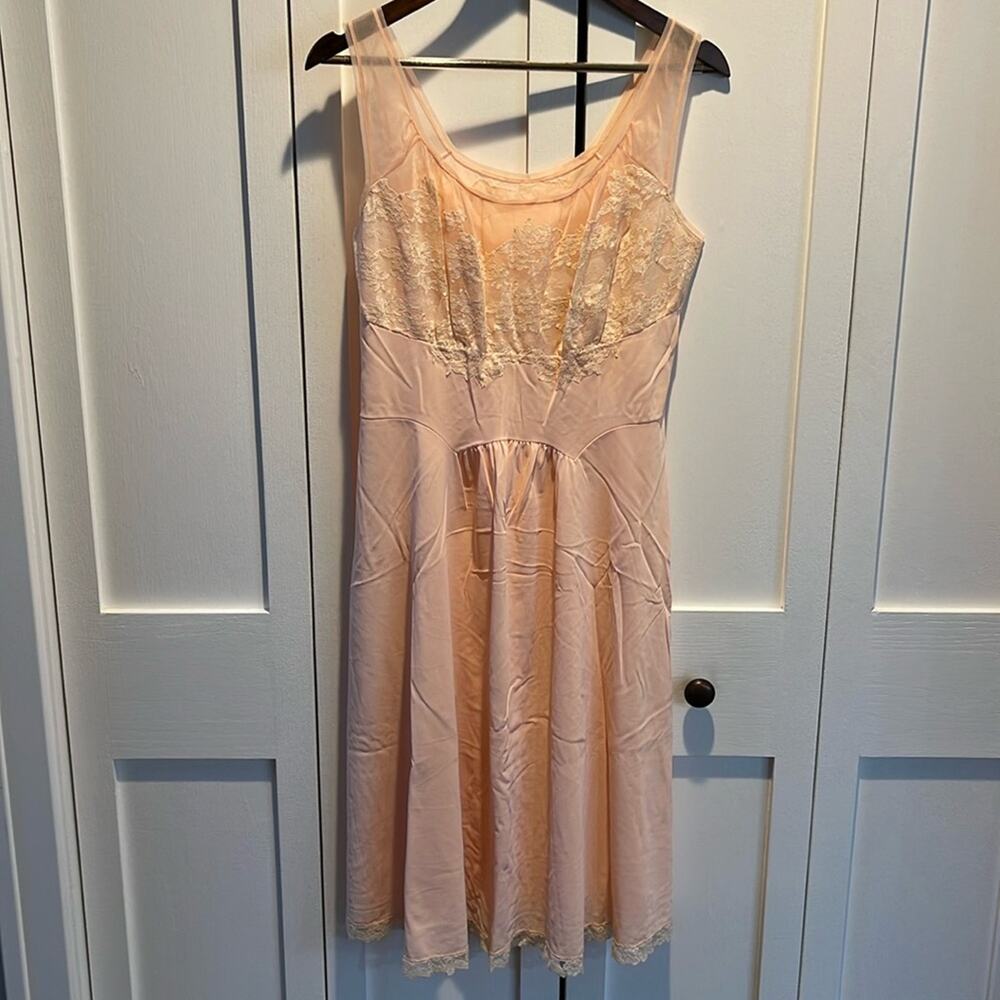 Artemis Vintage Peach Slip Dress Nightgown Size 38 (M)